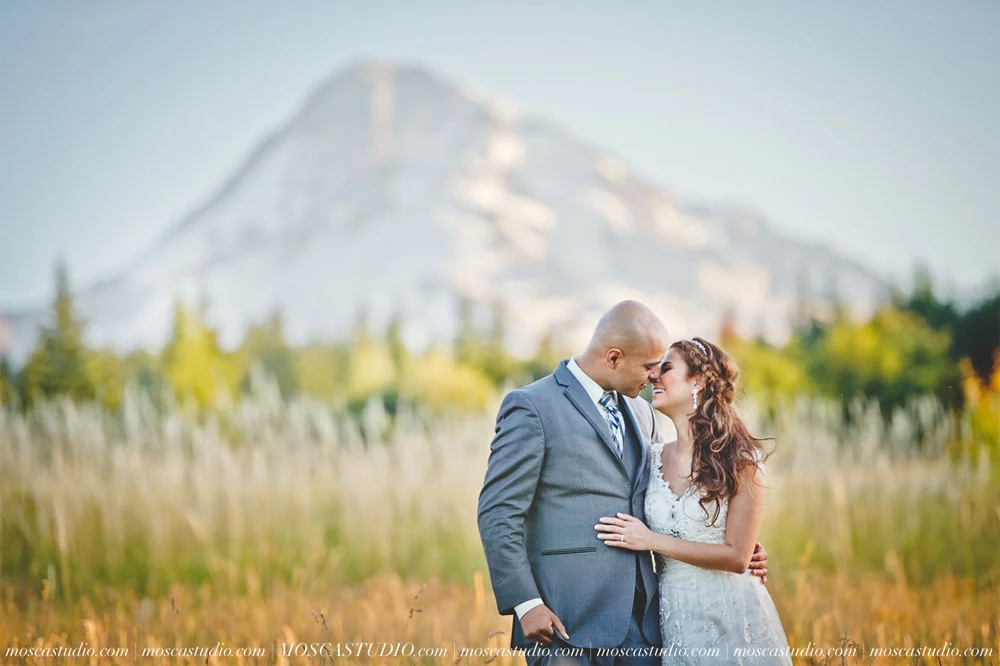 1832-MoscaStudio-Mt-Hood-Bed-and-Breakfast-Wedding-Photography-20150718-SOCIALMEDIA.jpg