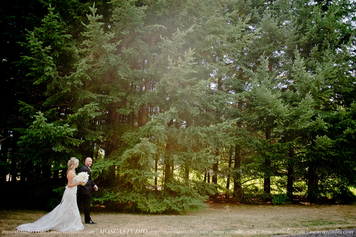 6324-MoscaStudio-Gorge-Crest-Vineyard-Wedding-Photography-20150801-SOCIALMEDIA.jpg