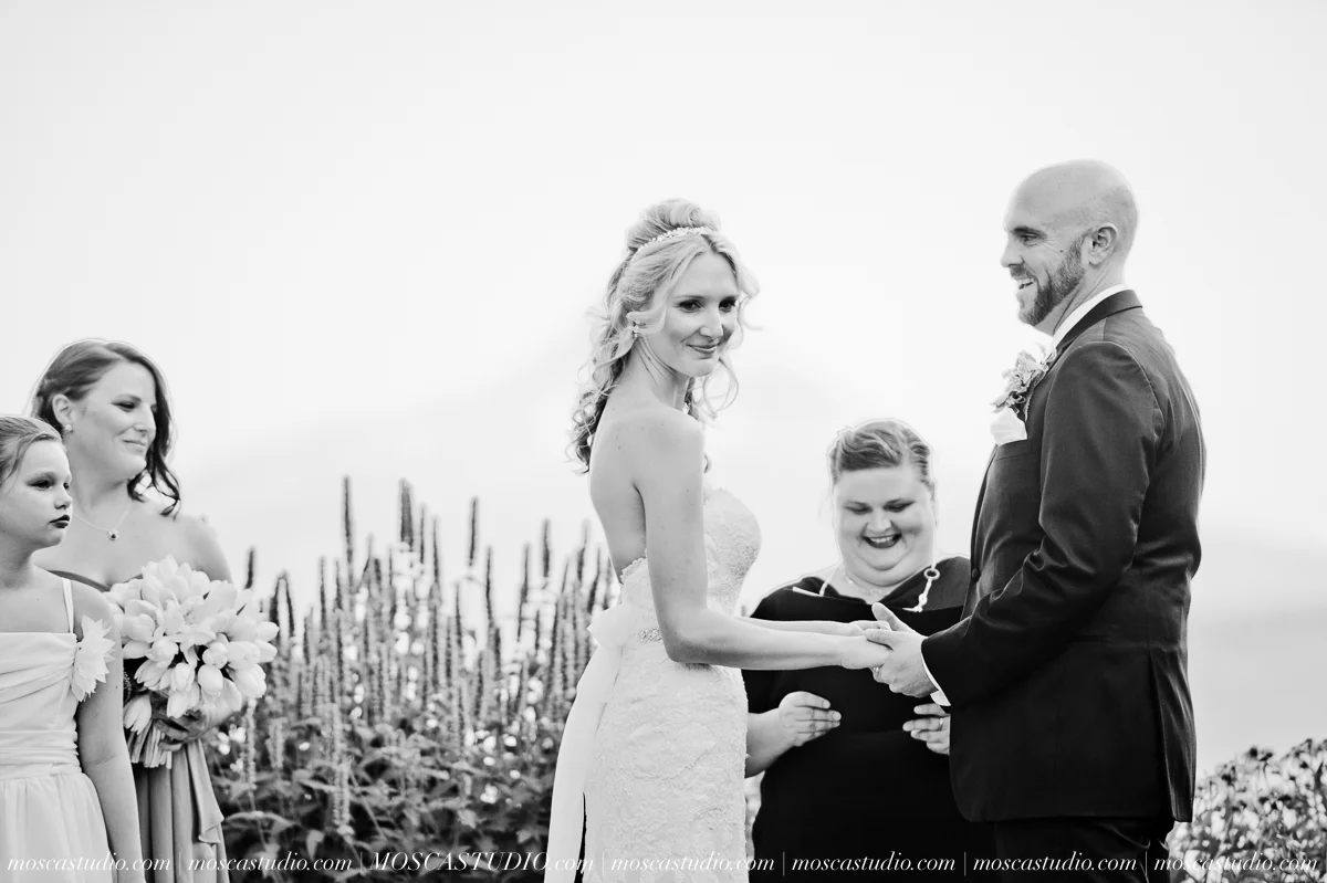 7845-MoscaStudio-Gorge-Crest-Vineyard-Wedding-Photography-20150801-SOCIALMEDIA.jpg