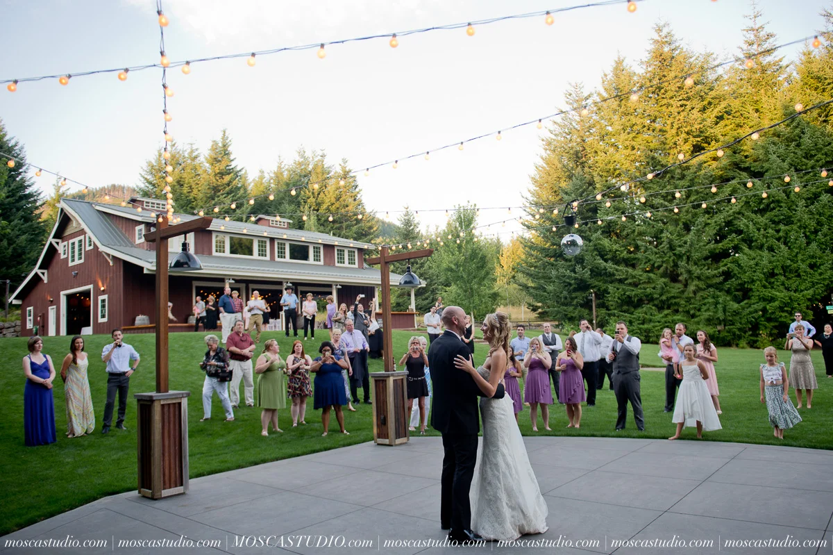 8096-MoscaStudio-Gorge-Crest-Vineyard-Wedding-Photography-20150801-SOCIALMEDIA.jpg