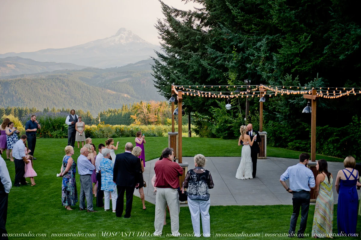 8099-MoscaStudio-Gorge-Crest-Vineyard-Wedding-Photography-20150801-SOCIALMEDIA.jpg