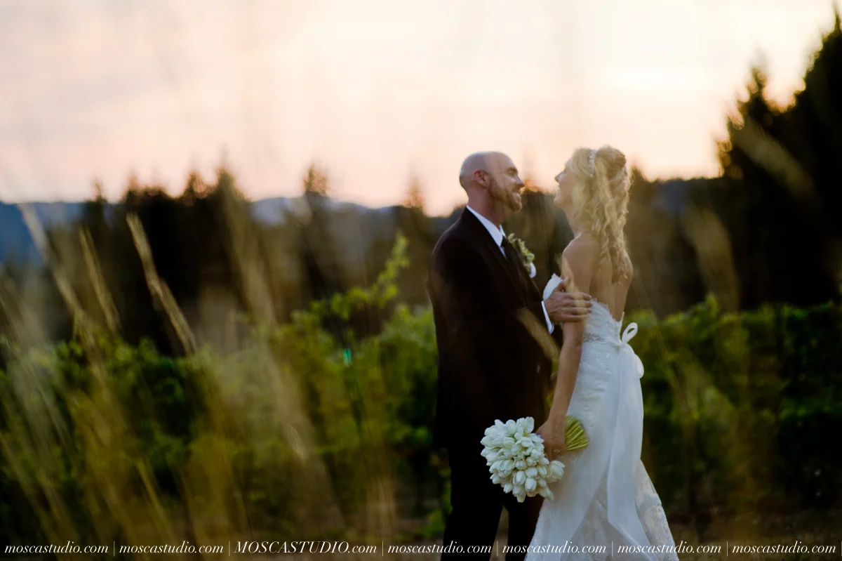 8363-MoscaStudio-Gorge-Crest-Vineyard-Wedding-Photography-20150801-SOCIALMEDIA.jpg