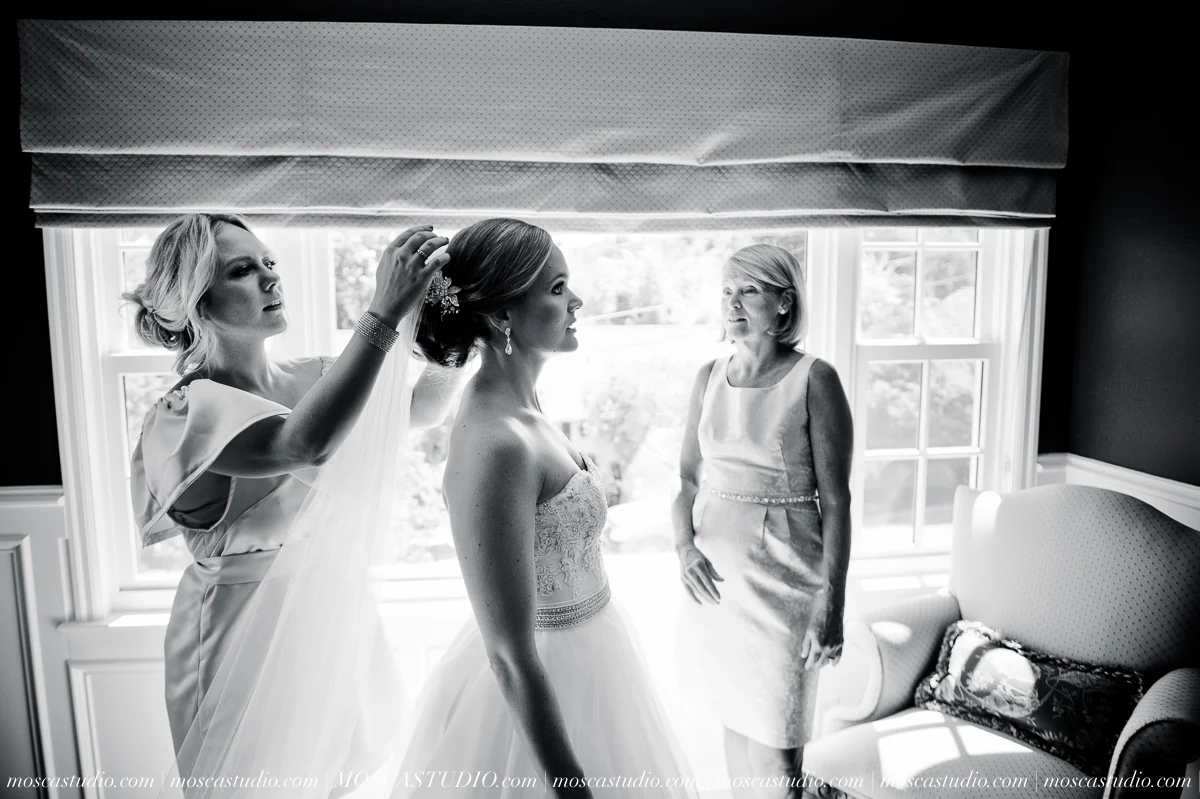 0009-MoscaStudio-Portland-Wedding-Photography-20150808-SOCIALMEDIA.jpg