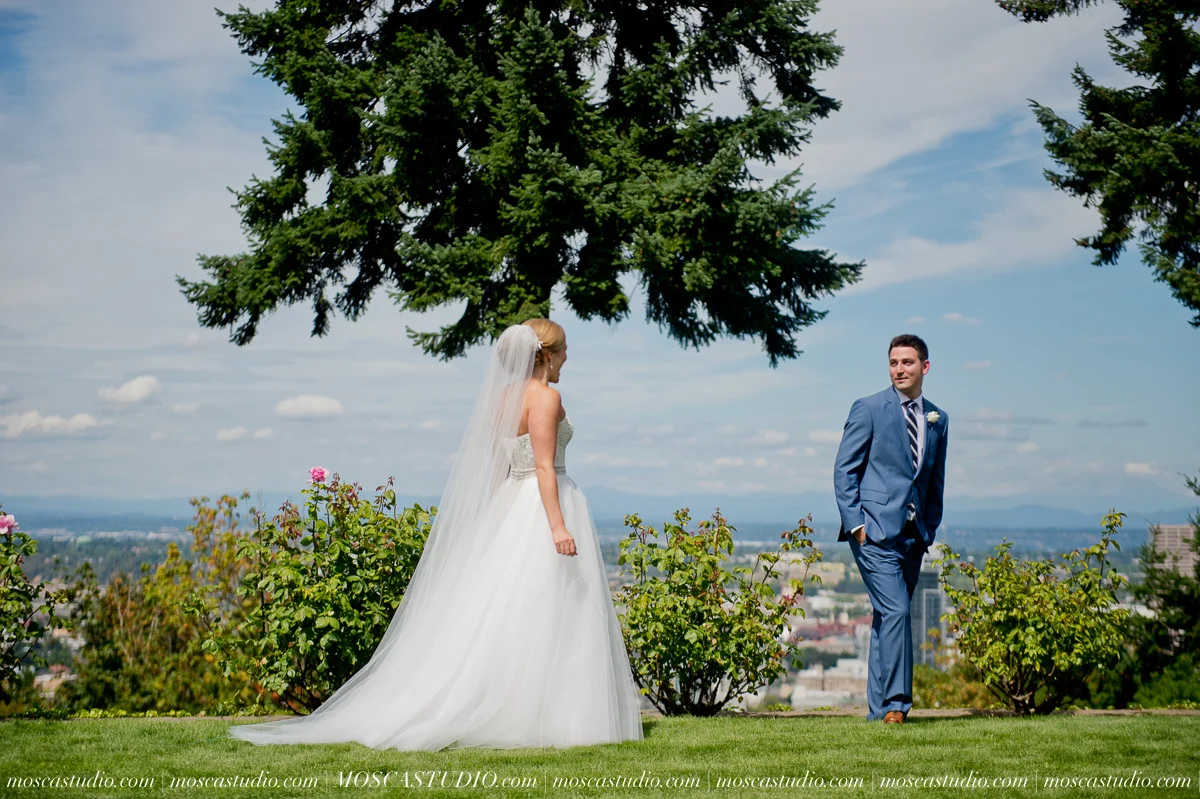 0019-MoscaStudio-Portland-Wedding-Photography-20150808-SOCIALMEDIA.jpg