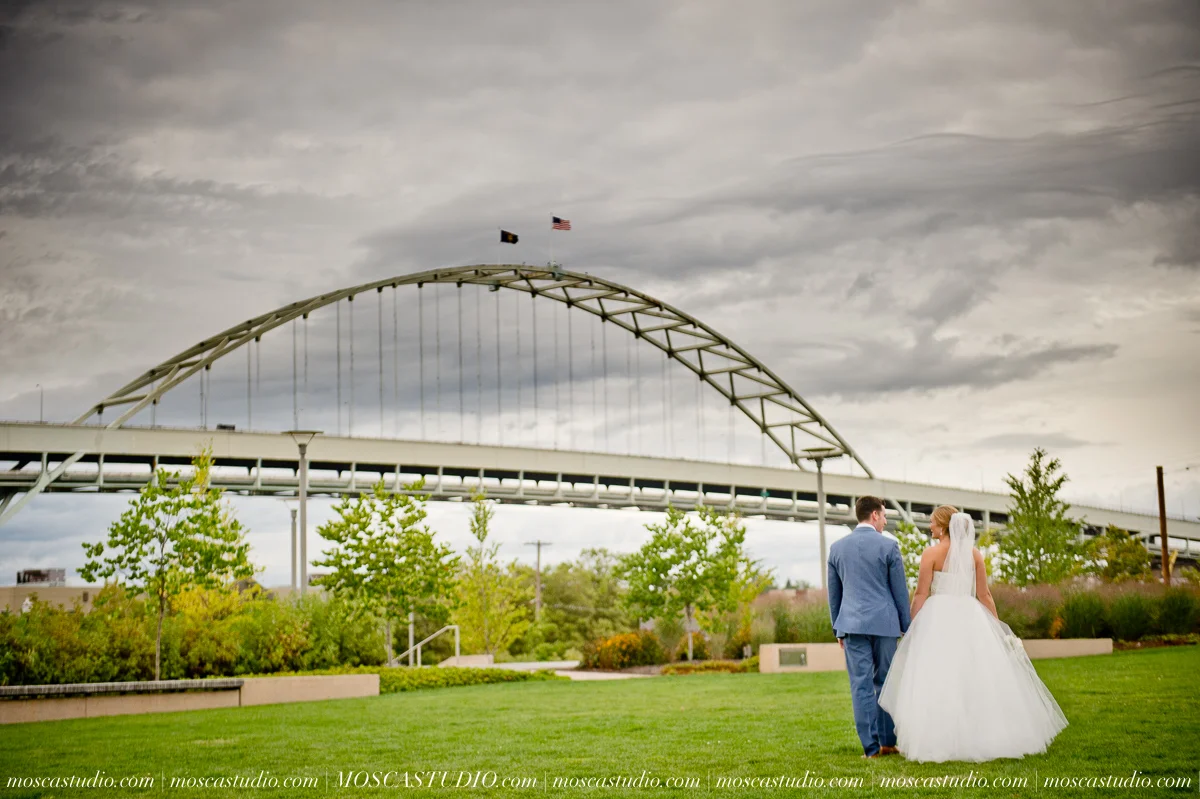 0098-MoscaStudio-Portland-Wedding-Photography-20150808-SOCIALMEDIA.jpg