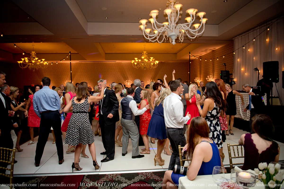 0168-MoscaStudio-Portland-Wedding-Photography-20150808-SOCIALMEDIA.jpg