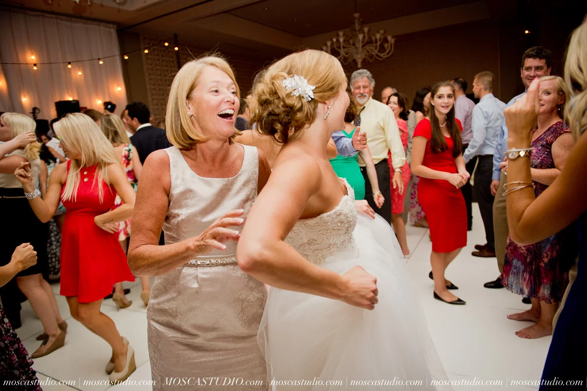 0181-MoscaStudio-Portland-Wedding-Photography-20150808-SOCIALMEDIA.jpg