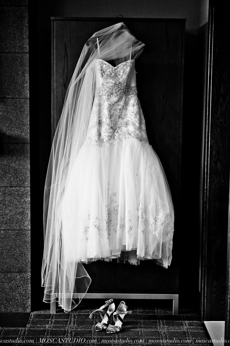 00212-moscastudio-tethrow-lodge-bend-oregon-wedding-20151003-SOCIALMEDIA.jpg