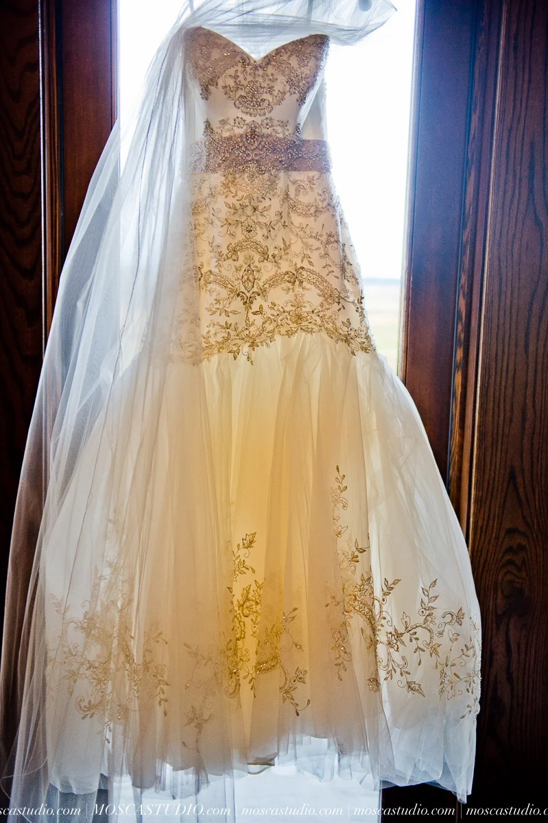 00220-moscastudio-tethrow-lodge-bend-oregon-wedding-20151003-SOCIALMEDIA.jpg