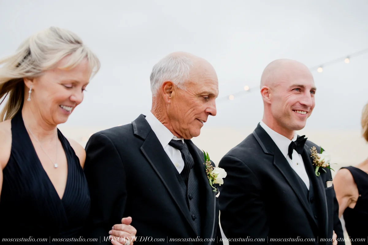 00884-moscastudio-tethrow-lodge-bend-oregon-wedding-20151003-SOCIALMEDIA.jpg