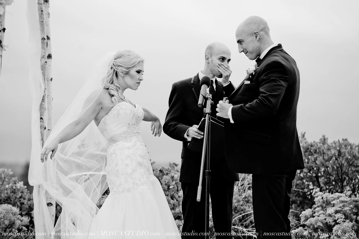 01036-moscastudio-tethrow-lodge-bend-oregon-wedding-20151003-SOCIALMEDIA.jpg