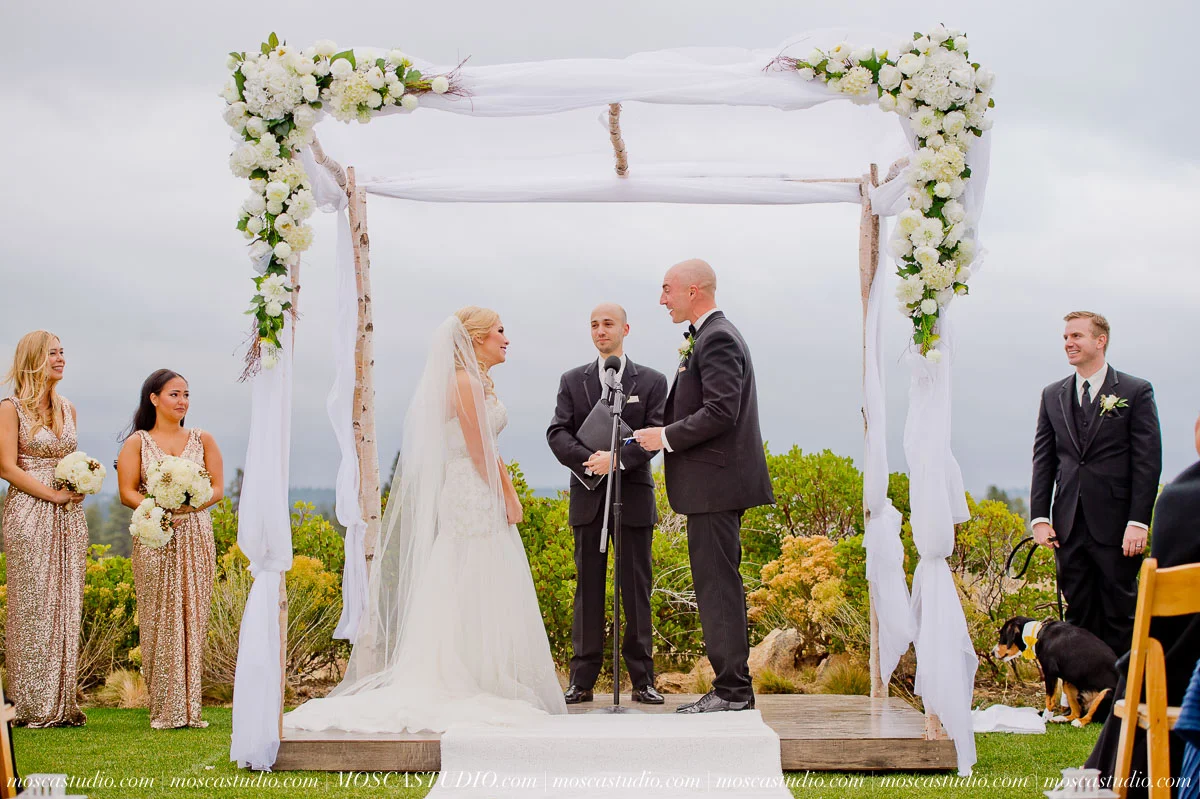01042-moscastudio-tethrow-lodge-bend-oregon-wedding-20151003-SOCIALMEDIA.jpg