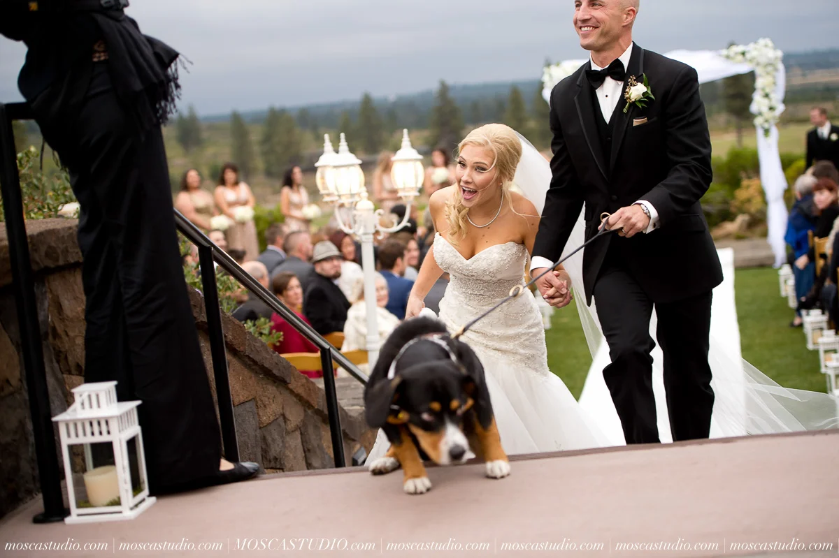 01154-moscastudio-tethrow-lodge-bend-oregon-wedding-20151003-SOCIALMEDIA.jpg