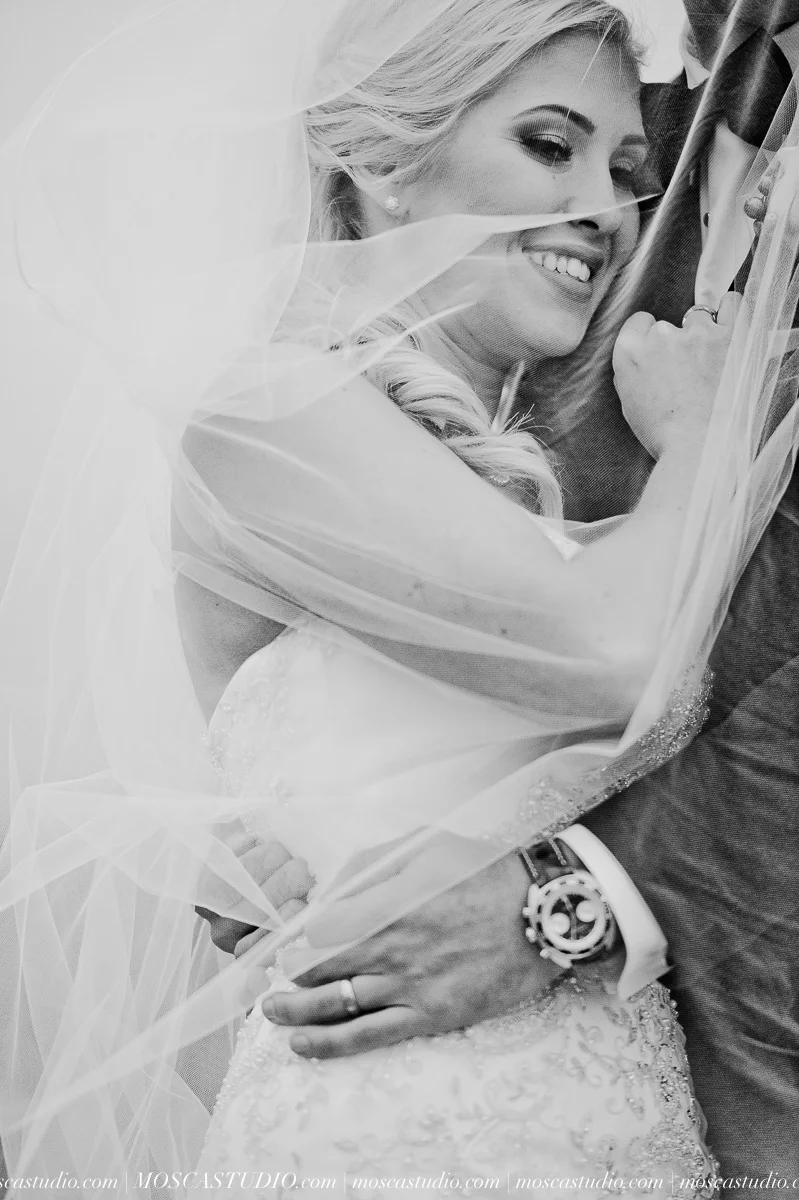 01291-moscastudio-tethrow-lodge-bend-oregon-wedding-20151003-SOCIALMEDIA.jpg