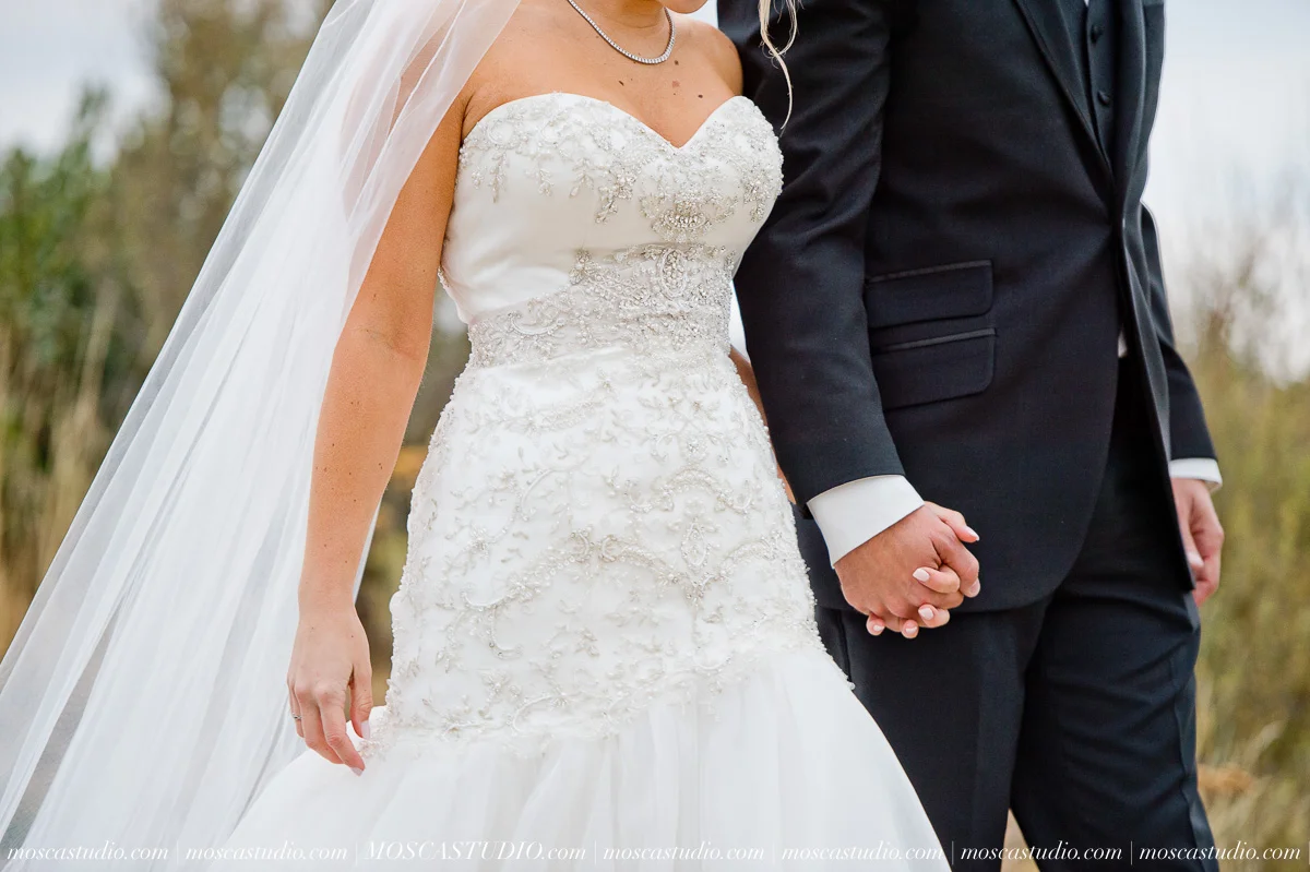 01346-moscastudio-tethrow-lodge-bend-oregon-wedding-20151003-SOCIALMEDIA.jpg