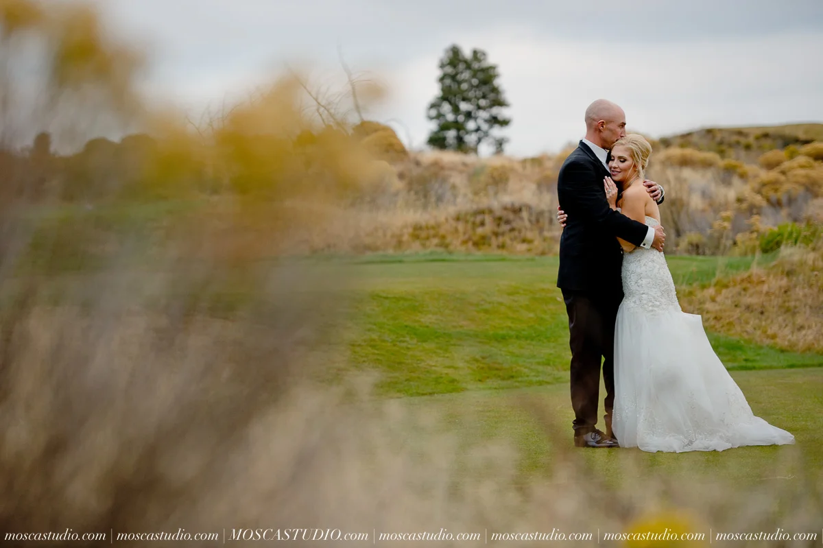 01357-moscastudio-tethrow-lodge-bend-oregon-wedding-20151003-SOCIALMEDIA.jpg