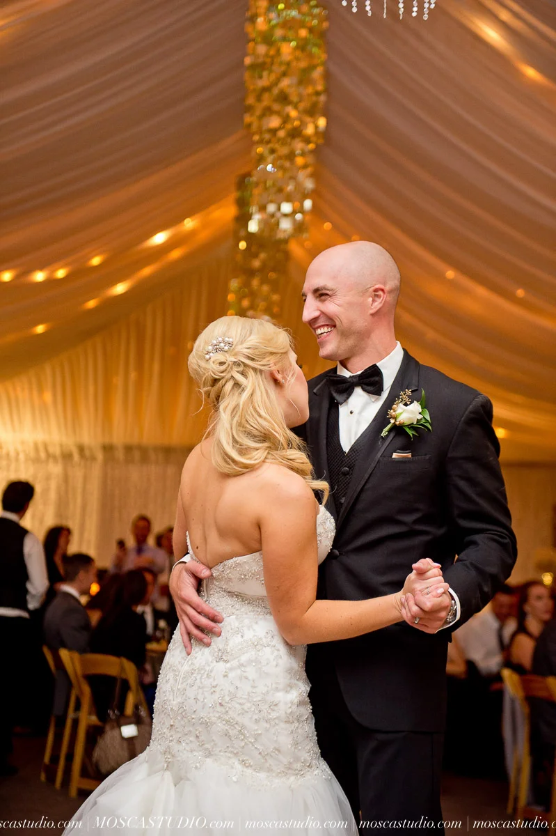 01431-moscastudio-tethrow-lodge-bend-oregon-wedding-20151003-SOCIALMEDIA.jpg