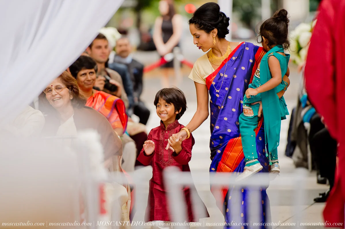 0139-moscastudio-sararayan-portland-art-museum-hindu-persian-wedding-20151017-WEB.jpg