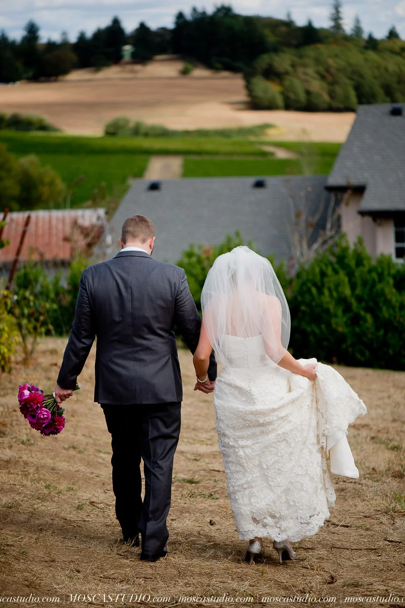 00487-MoscaStudio-AnnaSchuyler-Zenith-Vineyard-Wedding-Photography-20150919-SOCIALMEDIA.jpg