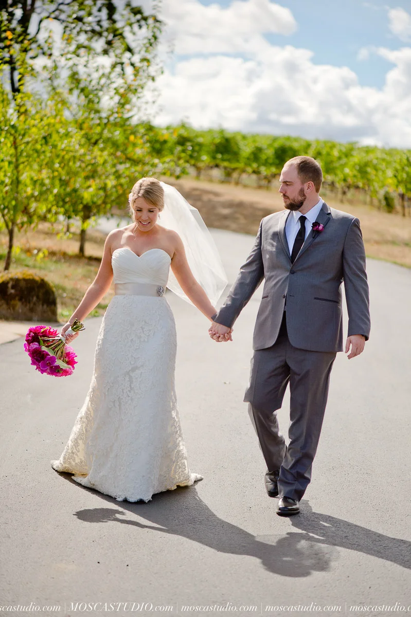 00501-MoscaStudio-AnnaSchuyler-Zenith-Vineyard-Wedding-Photography-20150919-SOCIALMEDIA.jpg