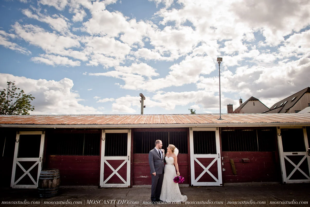 00517-MoscaStudio-AnnaSchuyler-Zenith-Vineyard-Wedding-Photography-20150919-SOCIALMEDIA.jpg