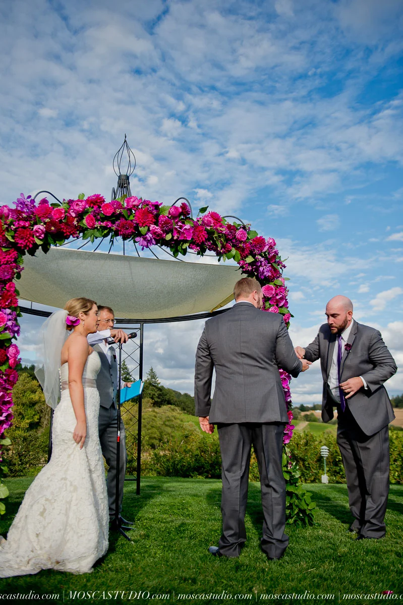 01076-MoscaStudio-AnnaSchuyler-Zenith-Vineyard-Wedding-Photography-20150919-SOCIALMEDIA.jpg