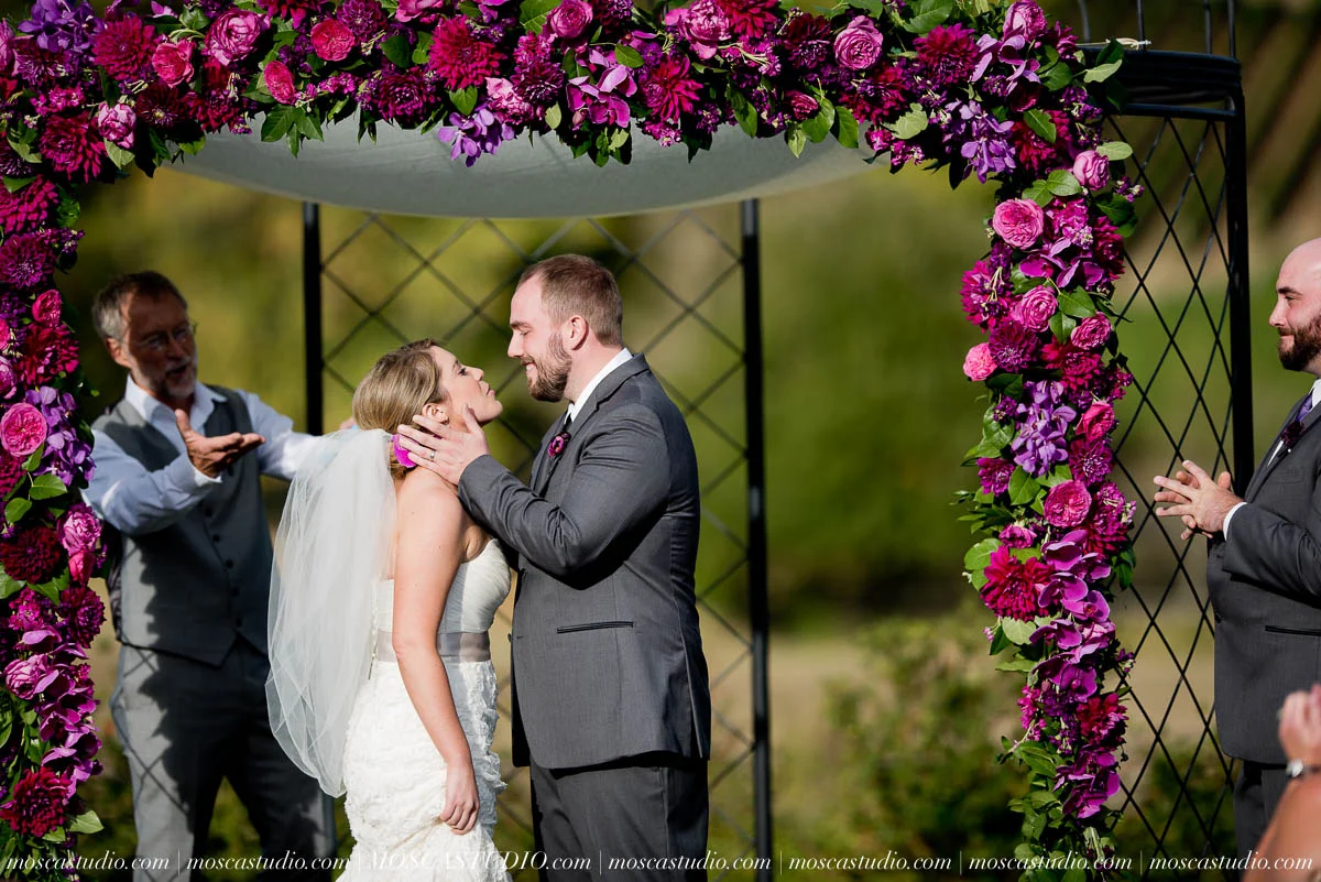 01102-MoscaStudio-AnnaSchuyler-Zenith-Vineyard-Wedding-Photography-20150919-SOCIALMEDIA.jpg