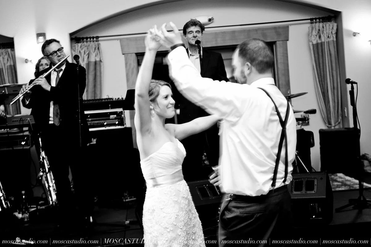 01558-MoscaStudio-AnnaSchuyler-Zenith-Vineyard-Wedding-Photography-20150919-SOCIALMEDIA.jpg