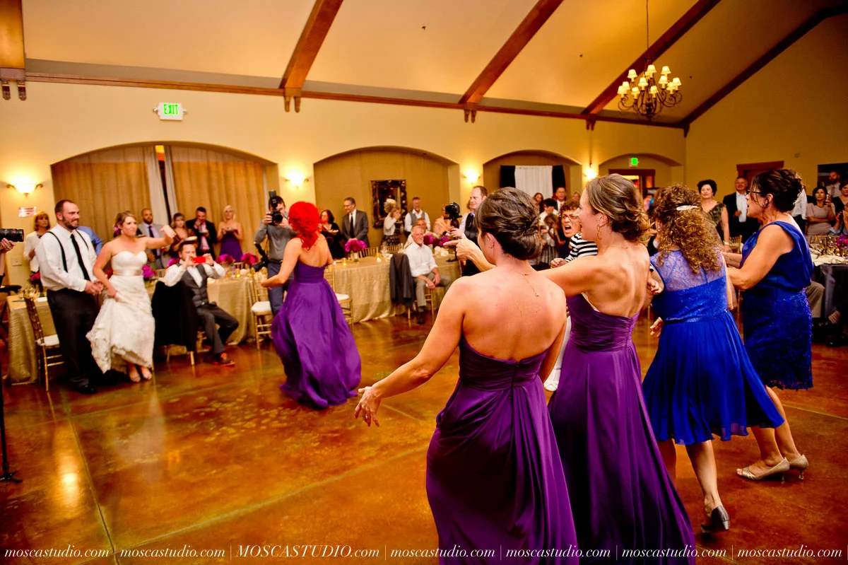 01685-MoscaStudio-AnnaSchuyler-Zenith-Vineyard-Wedding-Photography-20150919-SOCIALMEDIA.jpg