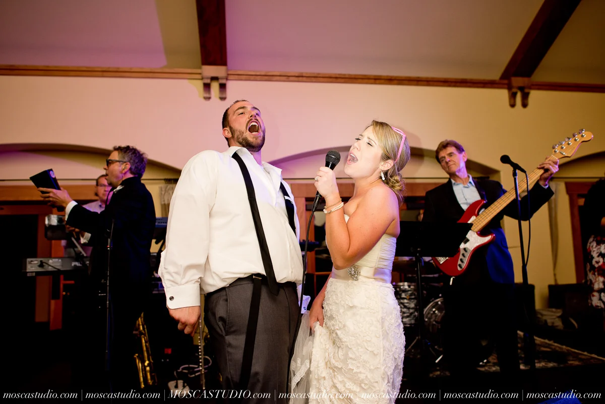 01815-MoscaStudio-AnnaSchuyler-Zenith-Vineyard-Wedding-Photography-20150919-SOCIALMEDIA.jpg