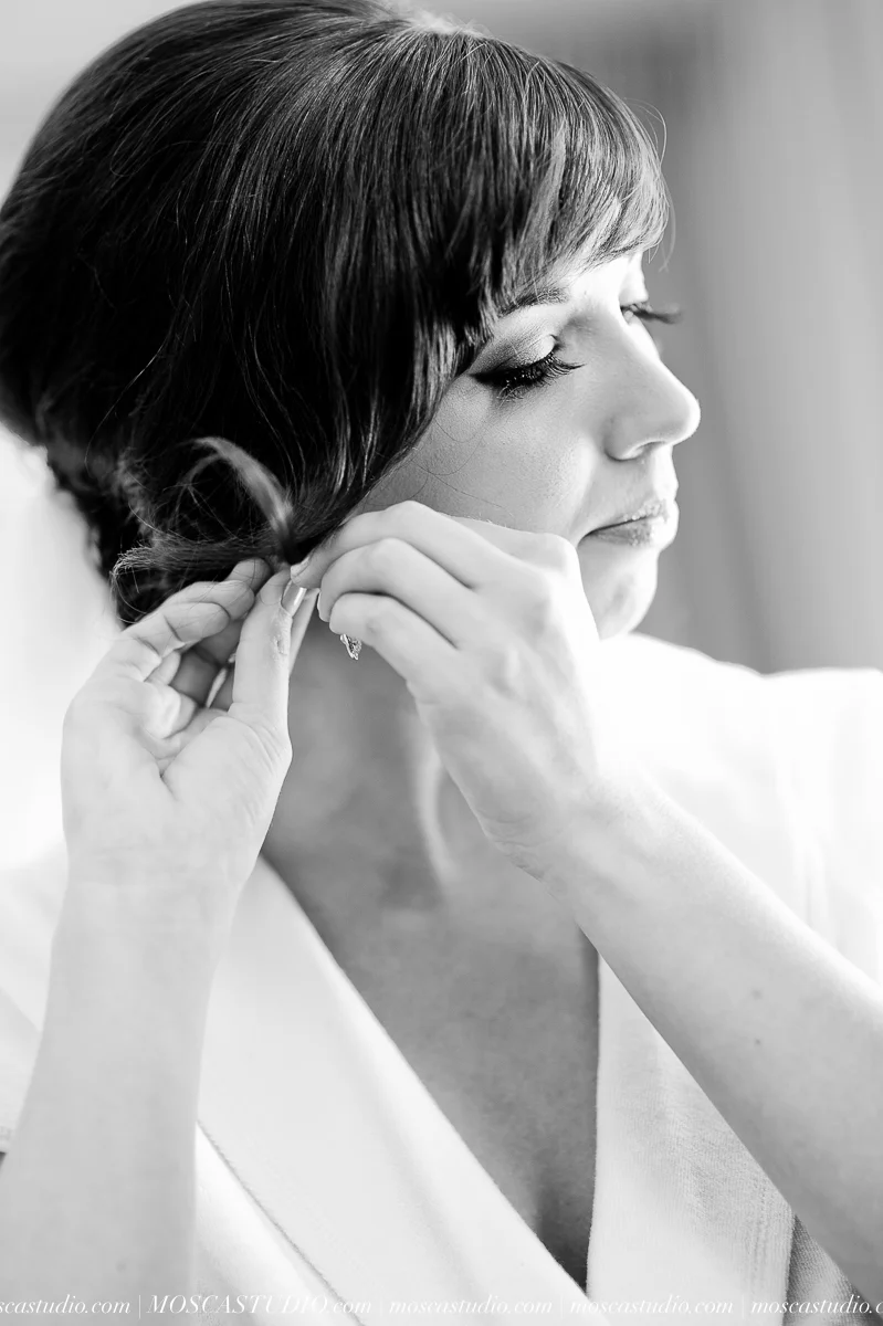 0250-portland-wedding-photography-MoscaStudio-20150530-PRINT-moscastudio-moscastudio-treasury-ballroom-portland-wedding-photography-20150530-WEB.jpg