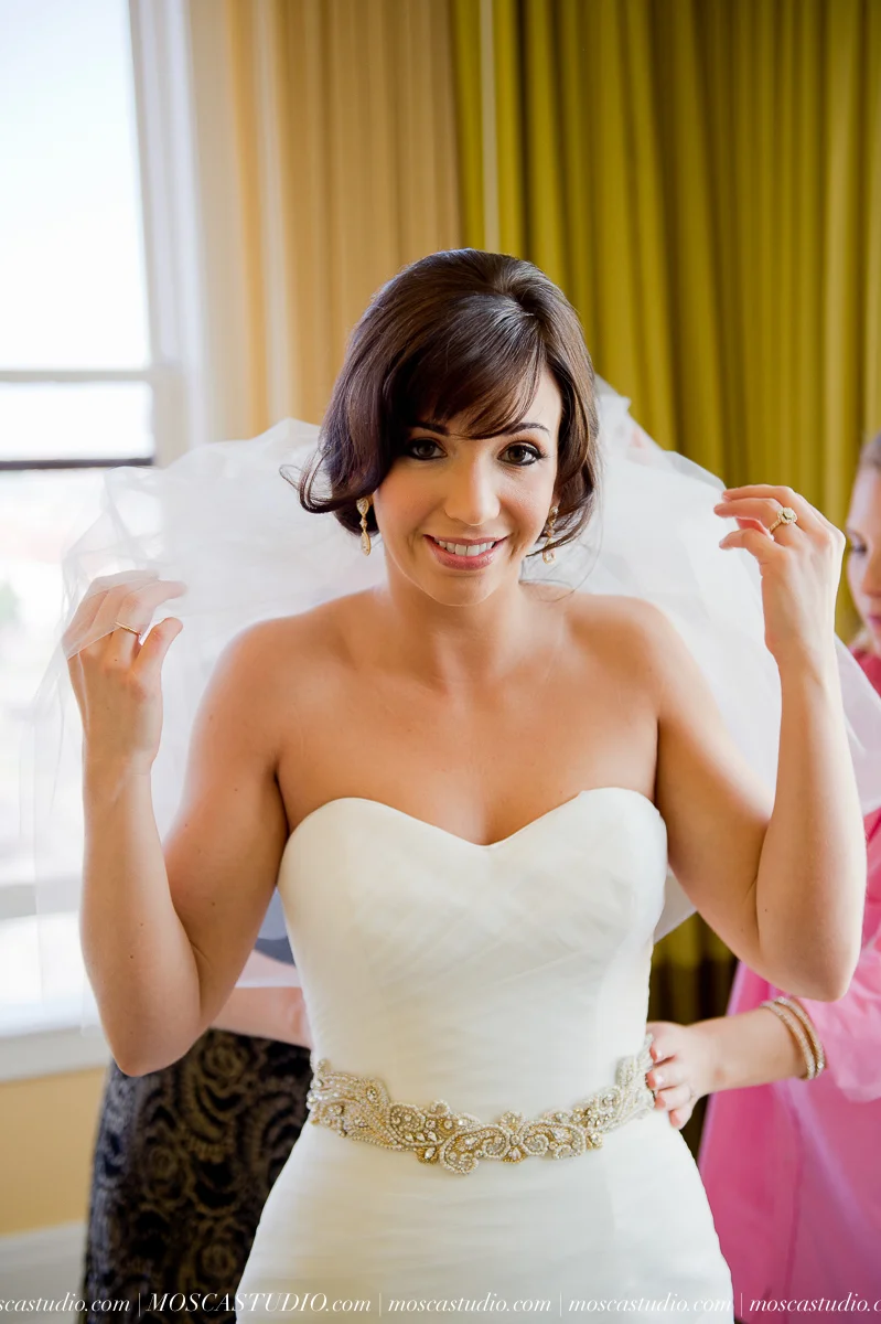 0380-portland-wedding-photography-MoscaStudio-20150530-PRINT-moscastudio-moscastudio-treasury-ballroom-portland-wedding-photography-20150530-WEB.jpg