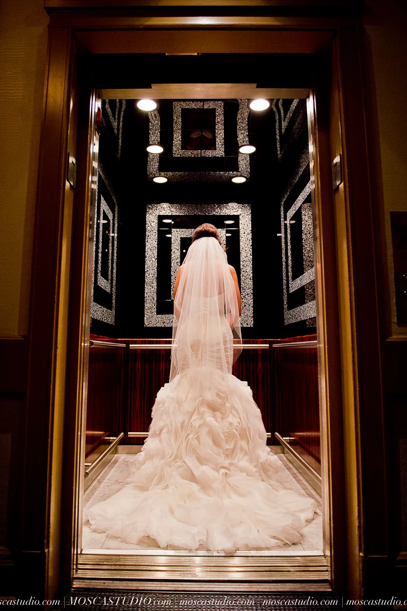 0403-portland-wedding-photography-MoscaStudio-20150530-PRINT-moscastudio-moscastudio-treasury-ballroom-portland-wedding-photography-20150530-WEB.jpg