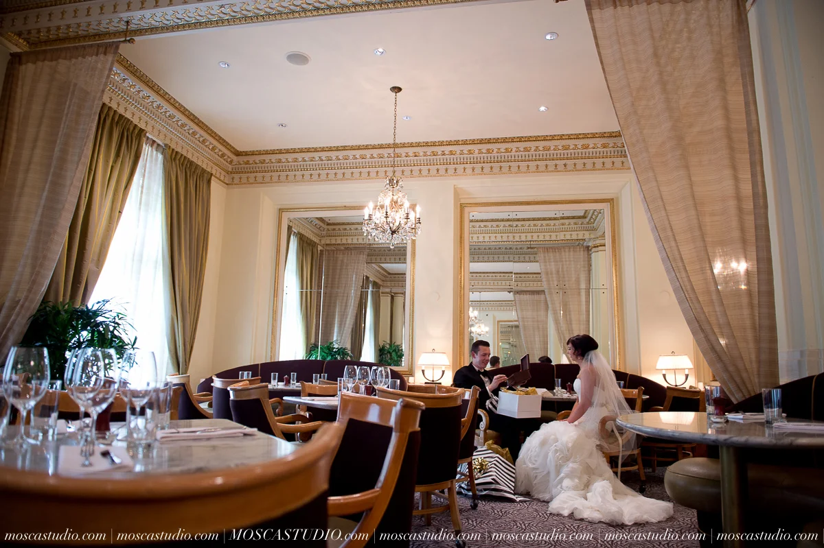 0446-portland-wedding-photography-MoscaStudio-20150530-PRINT-moscastudio-moscastudio-treasury-ballroom-portland-wedding-photography-20150530-WEB.jpg