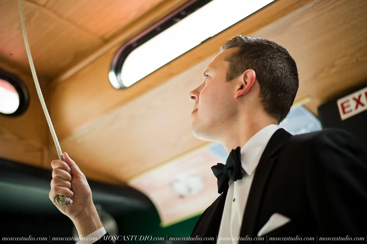 0516-portland-wedding-photography-MoscaStudio-20150530-PRINT-moscastudio-moscastudio-treasury-ballroom-portland-wedding-photography-20150530-WEB.jpg