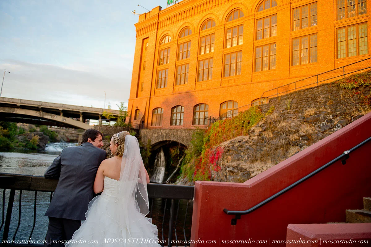 00851-MoscaStudio-spokane-wedding-photography-jellymart-20150919-SOCIALMEDIA.jpg