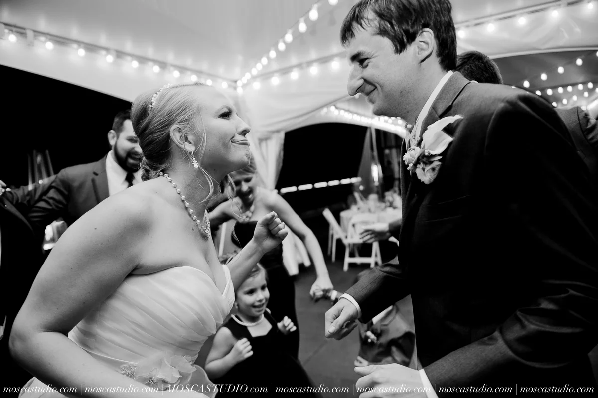 01168-MoscaStudio-spokane-wedding-photography-jellymart-20150919-SOCIALMEDIA.jpg