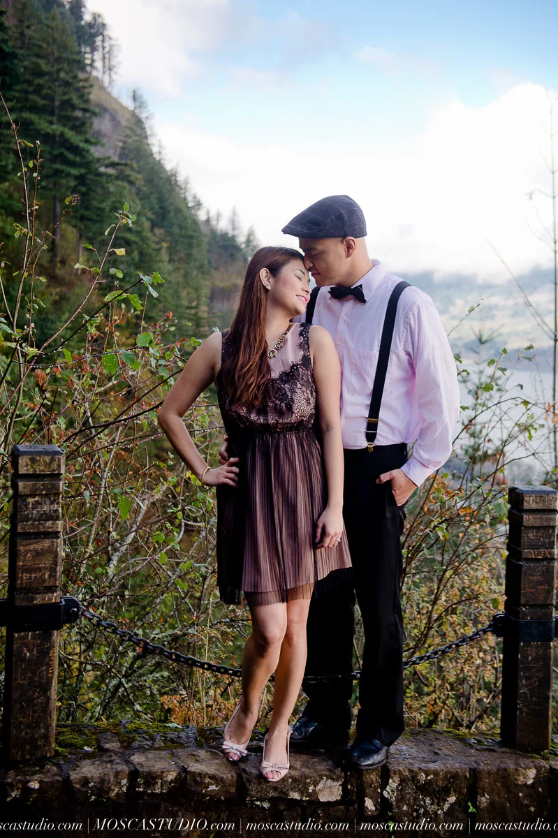 00176-MoscaStudio-Mt-Hood-Bed-Breakfast-Wedding-Photography-Alfrista-20150718-SOCIALMEDIA.jpg