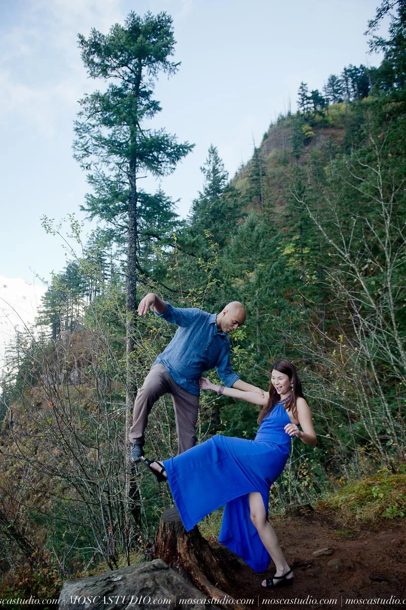 00187-MoscaStudio-Mt-Hood-Bed-Breakfast-Wedding-Photography-Alfrista-20150718-SOCIALMEDIA.jpg
