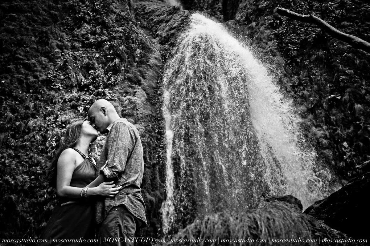 00268-MoscaStudio-Mt-Hood-Bed-Breakfast-Wedding-Photography-Alfrista-20150718-SOCIALMEDIA.jpg