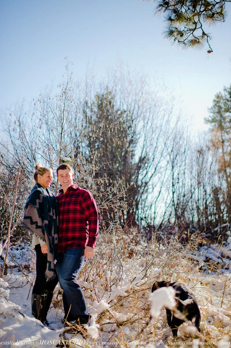 00219-MoscaStudio-black-butte-ranch-winter-engagement-session-20151008-SOCIALMEDIA.jpg