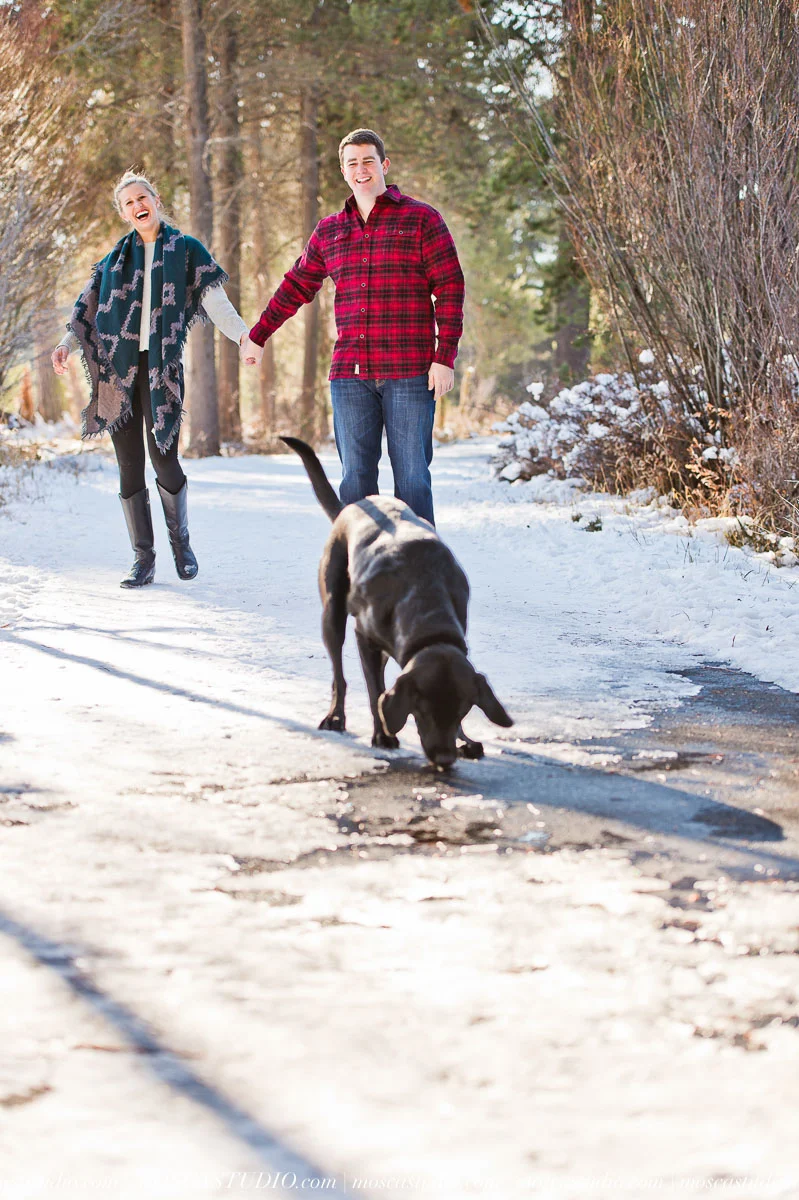 00246-MoscaStudio-black-butte-ranch-winter-engagement-session-20151008-SOCIALMEDIA.jpg