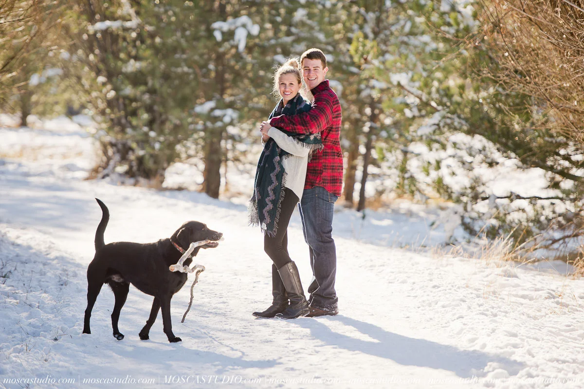 00261-MoscaStudio-black-butte-ranch-winter-engagement-session-20151008-SOCIALMEDIA.jpg