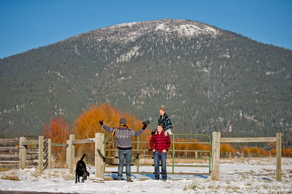 00286-MoscaStudio-black-butte-ranch-winter-engagement-session-20151008-SOCIALMEDIA.jpg