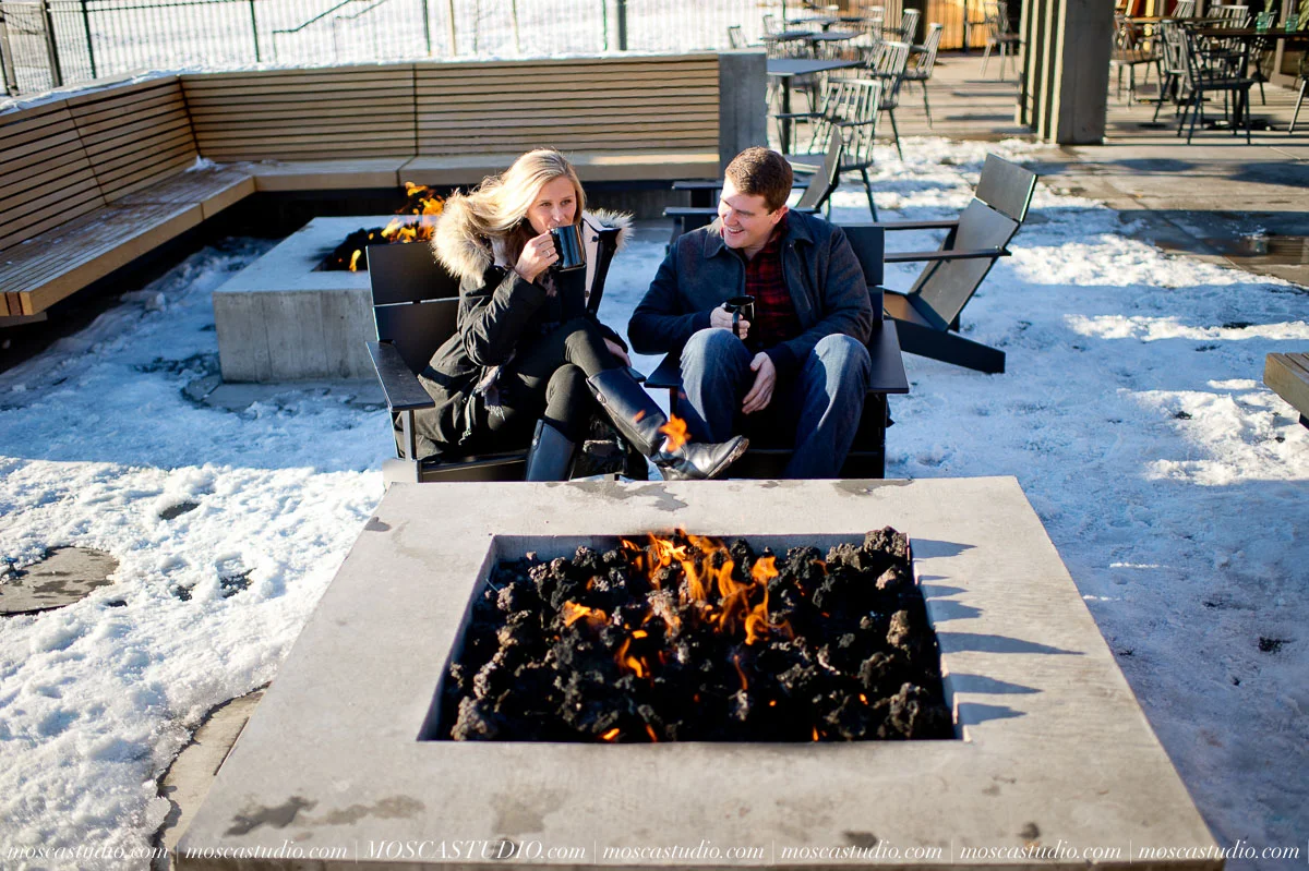 00443-MoscaStudio-black-butte-ranch-winter-engagement-session-20151008-SOCIALMEDIA.jpg