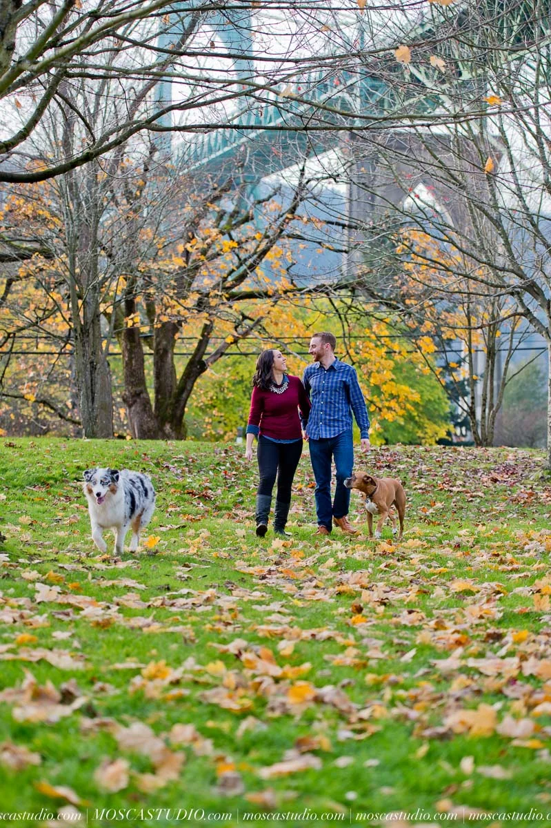 00066-Becky-Brian-portland-fall-engagement-session-20151122-SOCIALMEDIA.jpg