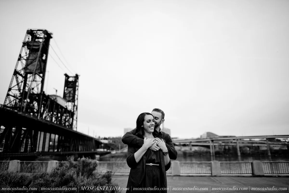 00192-Becky-Brian-portland-fall-engagement-session-20151122-SOCIALMEDIA.jpg