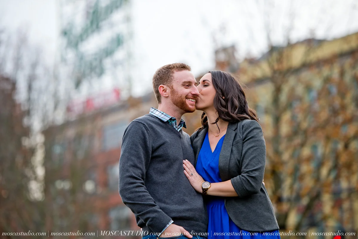 00229-Becky-Brian-portland-fall-engagement-session-20151122-SOCIALMEDIA.jpg