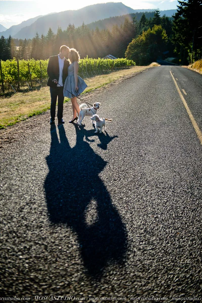 00020-MoscaStudio-mt-hood-engagement-session-columbia-gorge-photography-20160730-SOCIALMEDIA.jpg