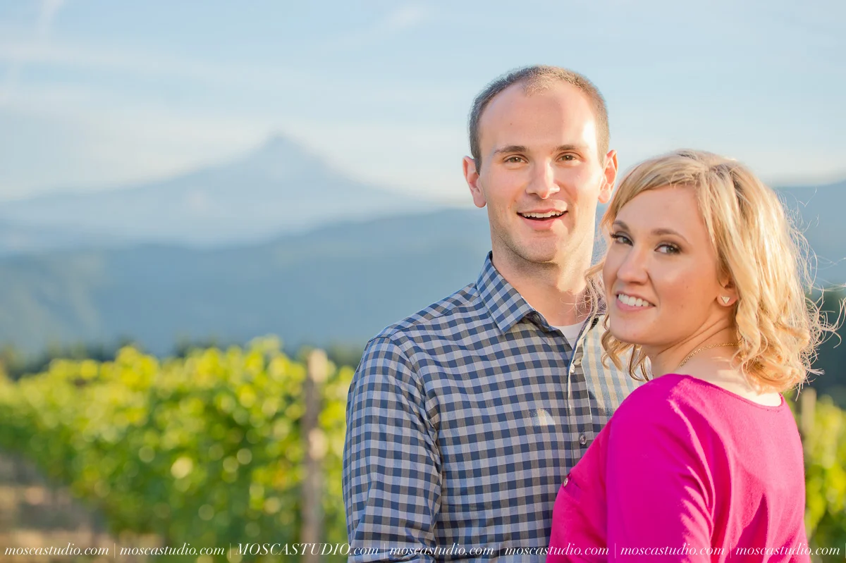 00092-MoscaStudio-mt-hood-engagement-session-columbia-gorge-photography-20160730-SOCIALMEDIA.jpg